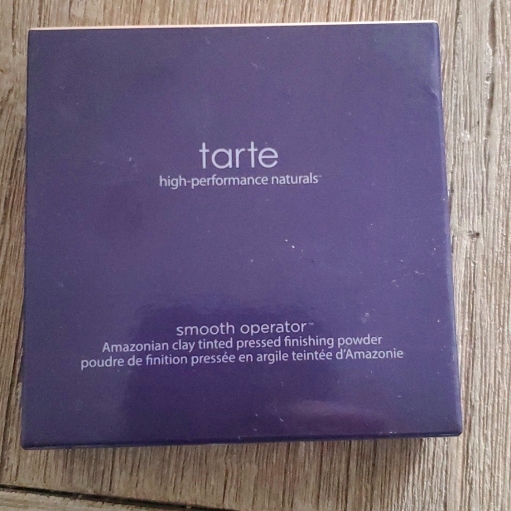 Tarte Amazonian clay tinted pressed powder in Fair